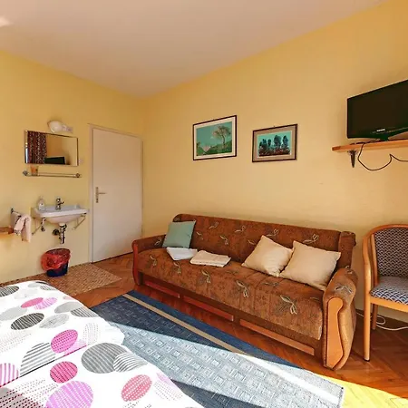 Vala - Two Bedroom With Balcony And Partial Sea View